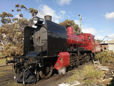 1200px-K190 Steamrail 2017