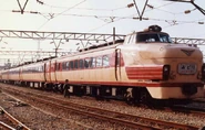 Bonnet-style set on a Midori service circa 1982