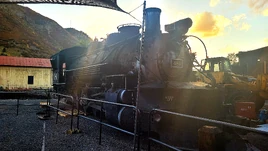 D&S481OutsidetheRoundhouse