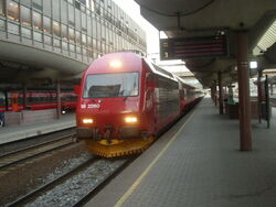 Norway's NSB Class El 18 (No. 2260) Add. identification: Snow plow, fwd skirting removed.