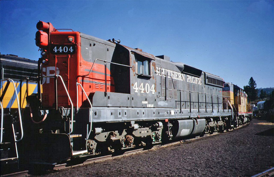 Southern Pacific Diesel Locomotives: Red and Grey 