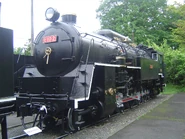 E10 2 preserved at Ōme Railway Park in May 2006.
