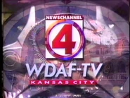 Station ID with Fox searchlights (1994–1995)