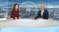 Unlike most news programs, RTL Aktuell does not have an intro title screen. The name appears directly on the screen behind the presenters.