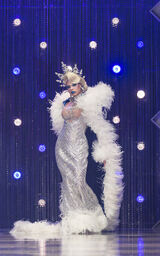 Queen of the World Look