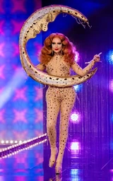 VanessaVanCartierNightlifeLook.jpg (323 KB) Nightlife Extravaganza Look – The Queen in the Moon
