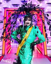 Porca Theclubkid receiving the title on España Season 4