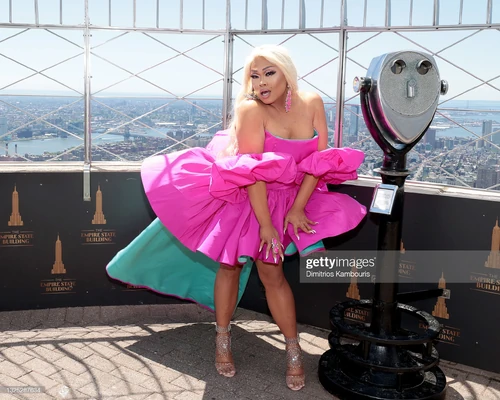 JigglyAS6PressWeekLook