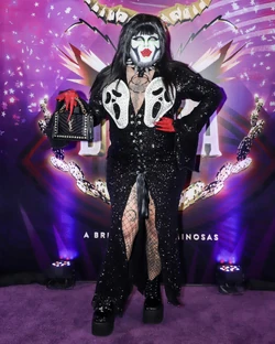 AlexisMvglerLMD6PurpleCarpetLook