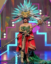 C-PherSLM1VeryMostLook.jpg (426 kB) Look de 'La Muy Máxima'