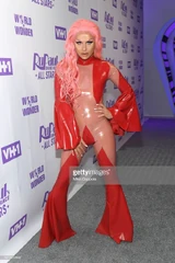 FarrahAS4PremiereLook.jpg (150 KB) Premiere Look