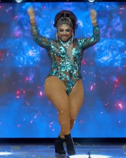 LaCarreraFinaleLook2B