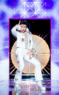 TomaraThomasPopIconLook