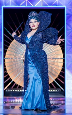 HannahCondaShevilQueenLook
