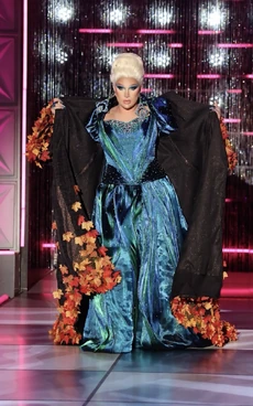 TheVivienneBeneathLook2