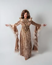 Look no emitido de 'Crowning Glory'