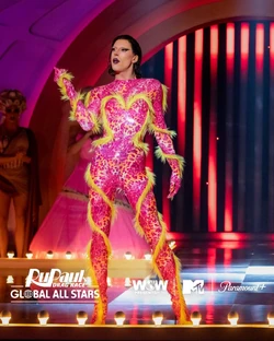 AthenaLikisGAS1E3LipsyncLook