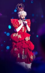The Art of Drag Look