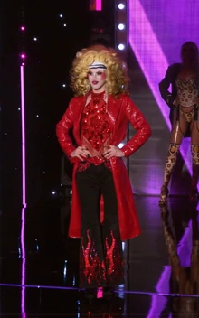 LydiaBKollinsAS10E4LipSyncLook