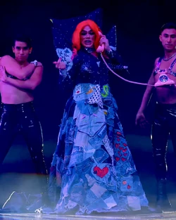 MizzPeachesFinaleLook2A