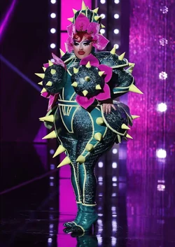 MistressIsabelleBrooksLittleShopLook