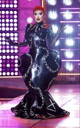 Faster Pussycat, Wig, Wig Look