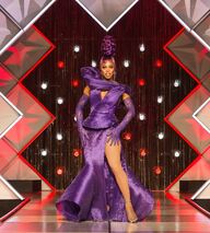 Successor Crowning Look