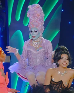 LunaLansmanDRMX2ReunionLook