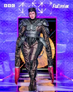 ChanelO'ConorDoctorWhoLook