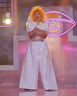 FifíEstahFutureLook1