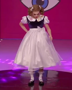 LeexaFoxCelebrityLook1