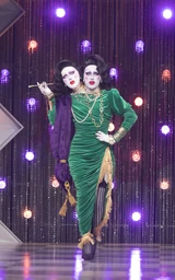 Circus Bezerkus Look