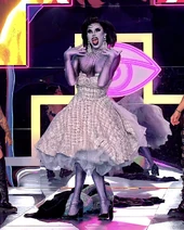 Look de 'La Más Silvia Pinal' (reveal) – Yo Soy Muy Macho