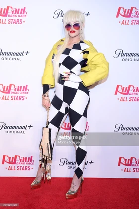 KylieAS6PremiereLook