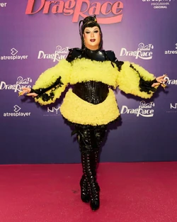 EstrellaXtravaganzaDRES4RedCarpetLook