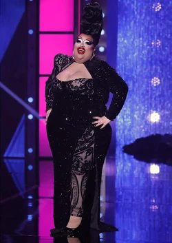 MistressIsabelleBrooksAS10EntranceLook