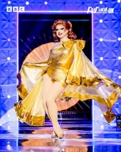 Look de 'Holiday Ho Ho Hos'