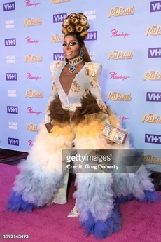 Coco MontreseS14RedCarpetLook