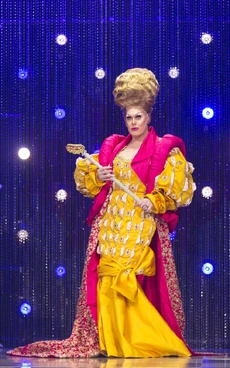 RitaBagaCAvsTWQueenOfTheWorldLook