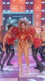 Look de la actuación de "Drag Queens Save The World"