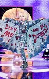 CheddarWestEndWondersLook.jpg (360 kB) West End Wonders Look – Hedwig and the Angry Inch