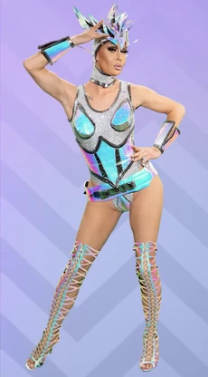 TrinitySuperQueenLook