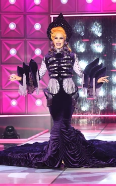 TrinityTheTuckCrowningLook