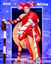 Look de 'Holiday Ho Ho Hos'