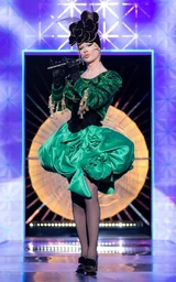 JonbersBlondeHomeNationLook.jpg (315 KB) For Queen and Country Look