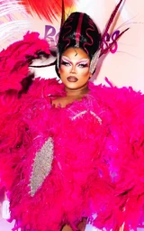 Look del estreno del Meet The Queens