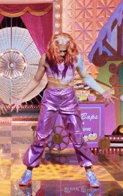 TomaraThomasRusicalLook