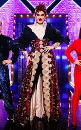 Episode 8 Look