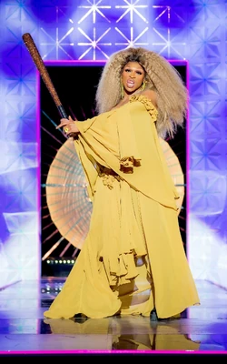 MissNaomiCarterPopIconLook