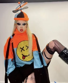 WillowPillRuVealLook